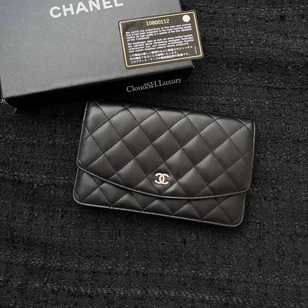Auth Chanel Quilted CC Logo Black Lambskin Classic Flap Large Wallet